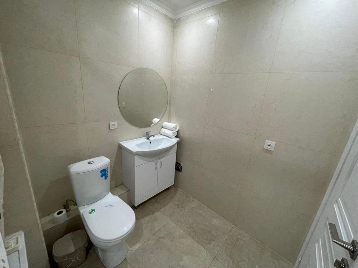 Apartment In Almaty Exterior foto