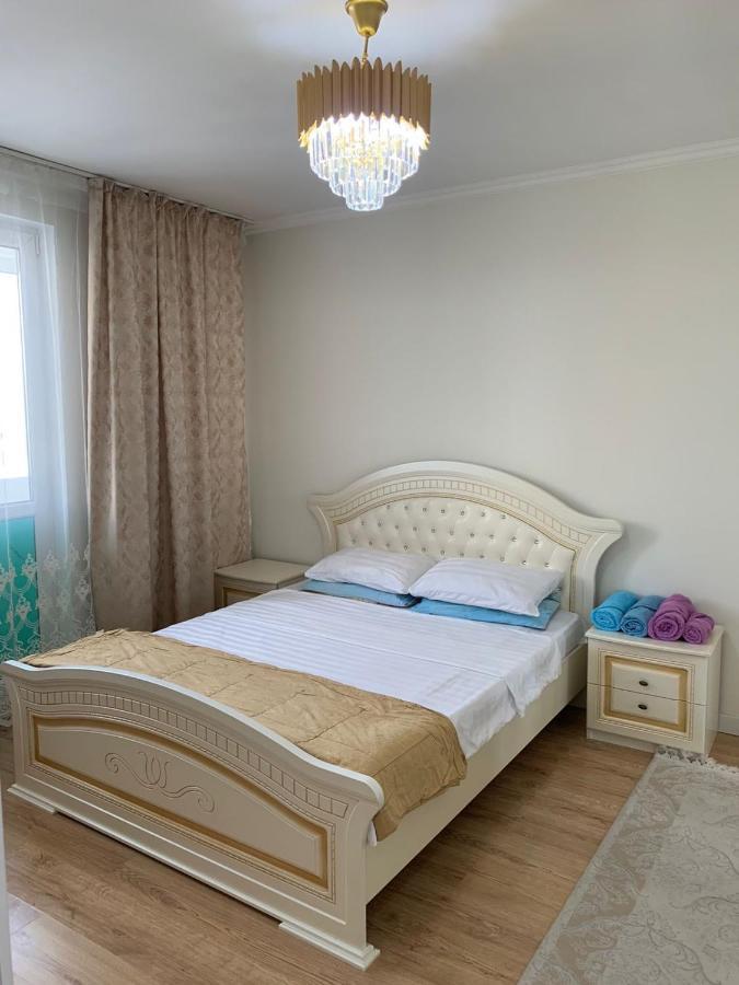 Apartment In Almaty Exterior foto